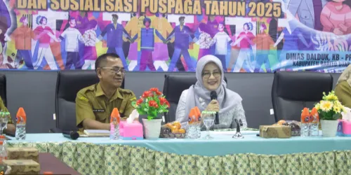 disdalduk barito utara |  Ibu Pj. Bupati Barito Utara Melly Novita menghadiri sosialisasi  terkait pusat pembelajaran keluarga (PUSPAGA) di aula Dinas DALDUK KB dan PPPA